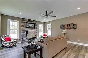 315 Dare Road, Yorktown VA 23692 thumb 7