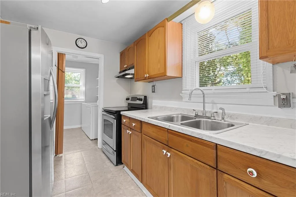 2329 Dominion Avenue, Norfolk VA 23518 thumb 9