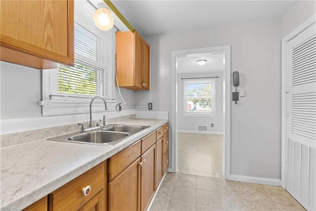 2329 Dominion Avenue, Norfolk VA 23518 thumb 10