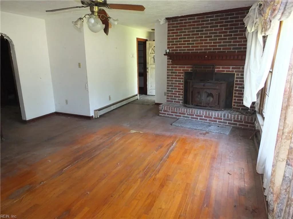 125 E Main Street, Wakefield VA 23888 thumb 8
