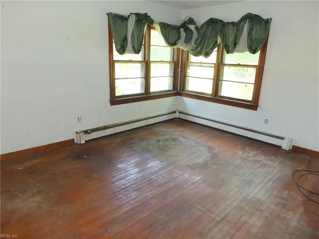 125 E Main Street, Wakefield VA 23888 thumb 10