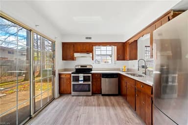364 Thorncliff Drive, Newport News VA 23608 thumb 9