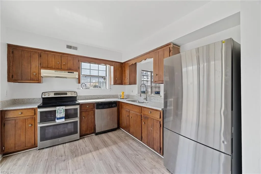 364 Thorncliff Drive, Newport News VA 23608 thumb 10
