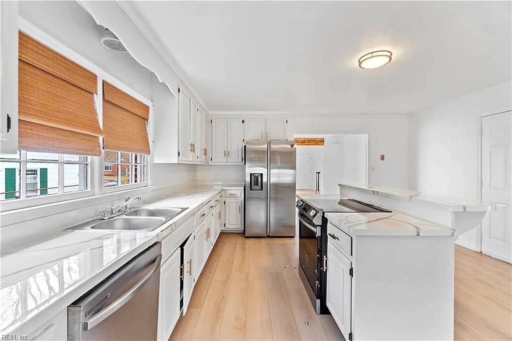 222 Clemwood Parkway, Hampton VA 23669 - Main photo