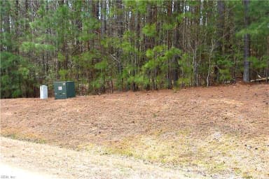 1314 Lawnes Neck Drive, Smithfield VA 23430 thumb 4