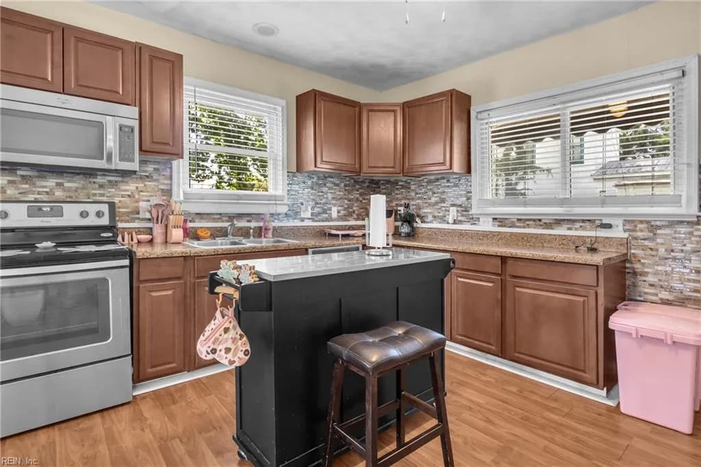 2020 County ST, PORTSMOUTH VA 23704 thumb 9