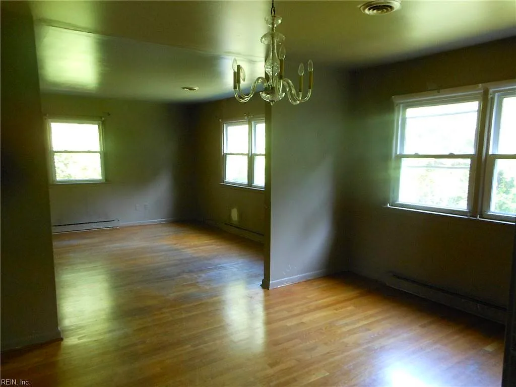 9618 Carver DR, NEWPORT NEWS VA 23605 - Photo 5