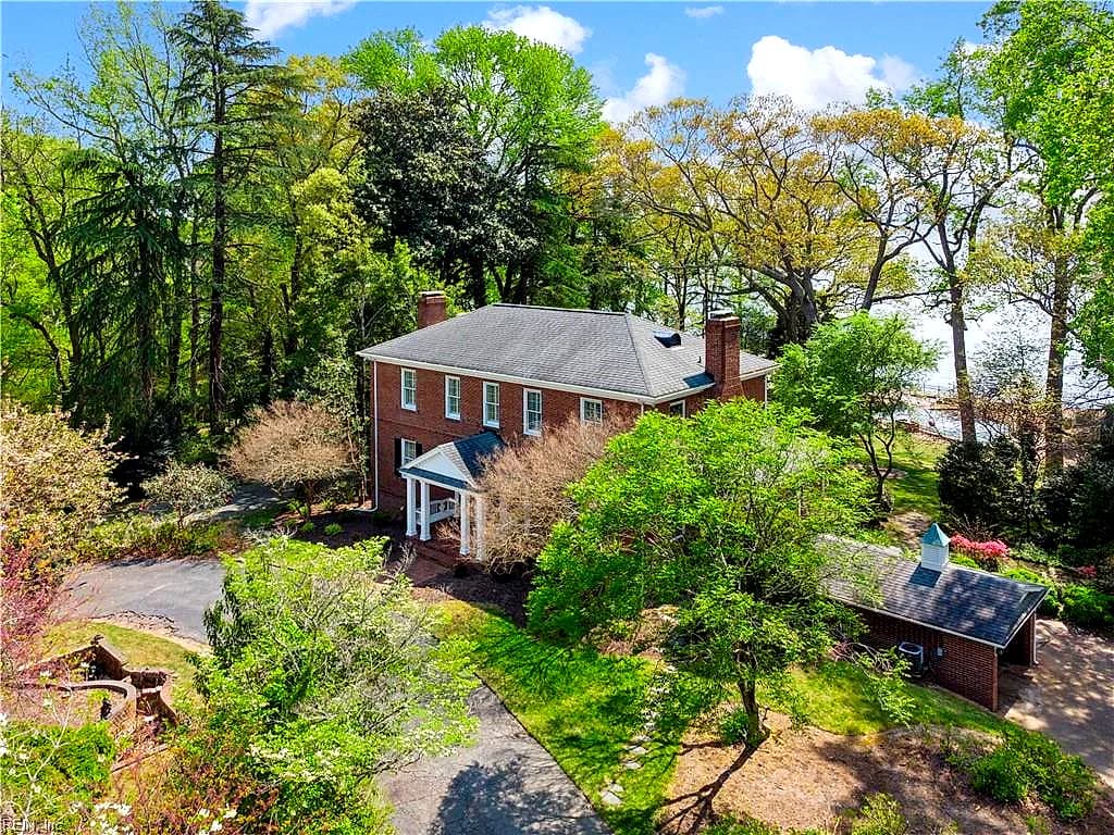 601 Riverside DR, NEWPORT NEWS VA 23606 - Photo 2