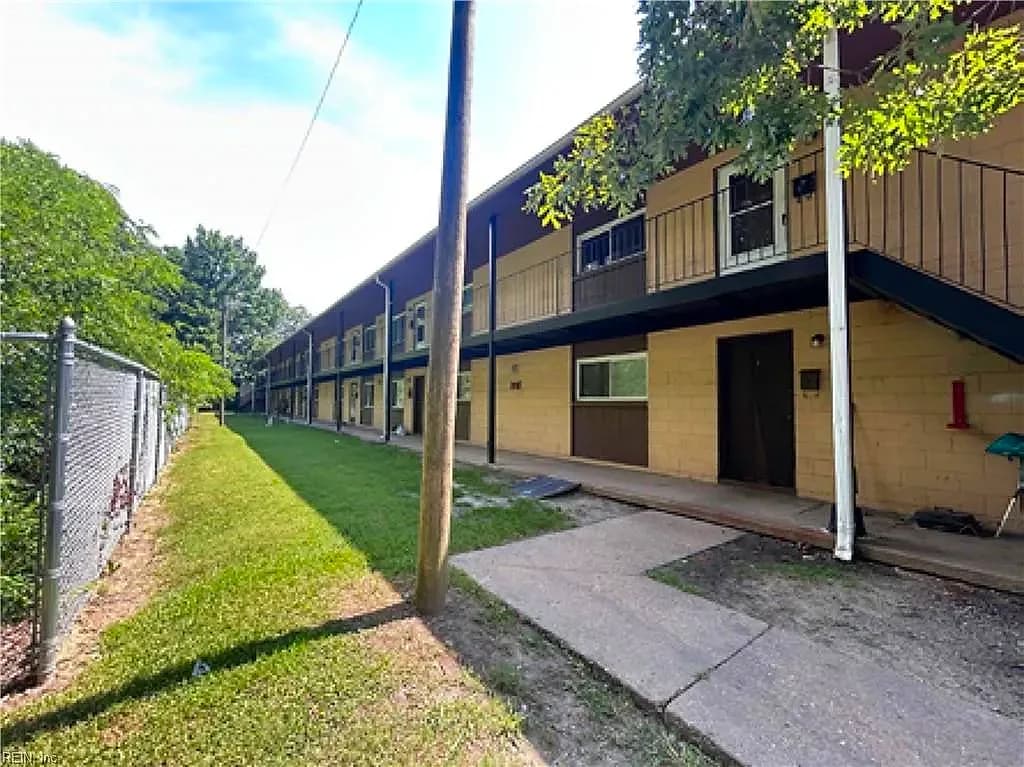 600 74th ST #12, NEWPORTNEWS VA 23605 - Photo 4