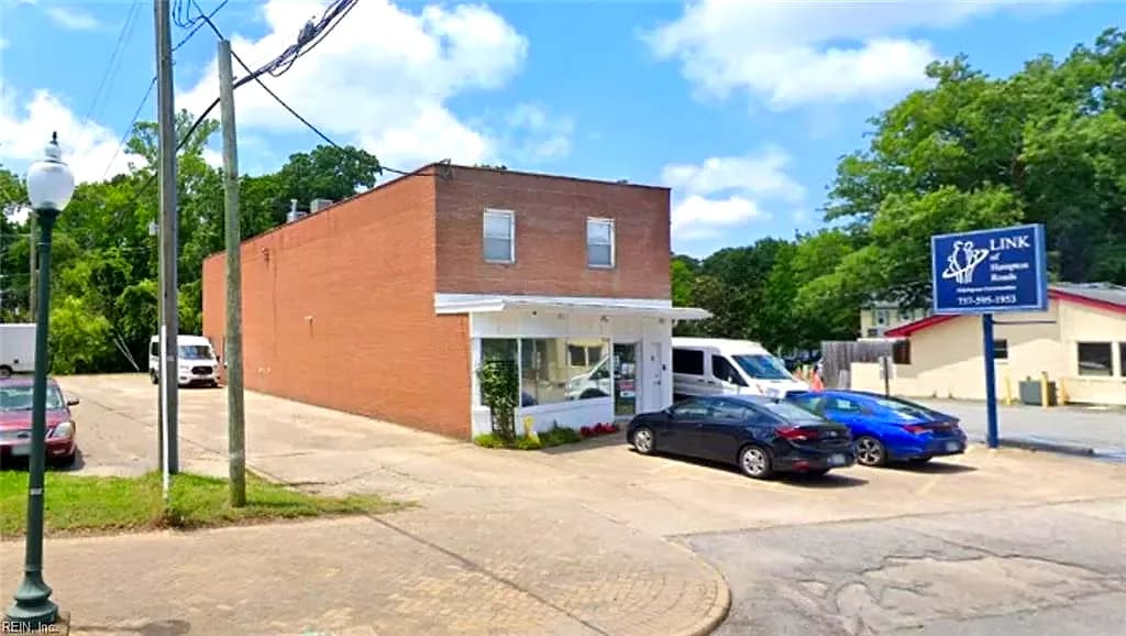 10413 Warwick BLVD, NEWPORT NEWS VA 23601 - Photo 2