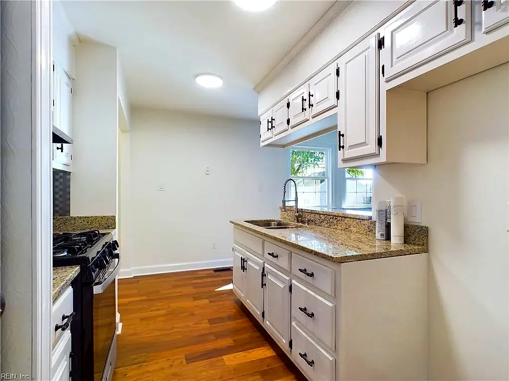 557 Waters RD, CHESAPEAKE VA 23322 thumb 11