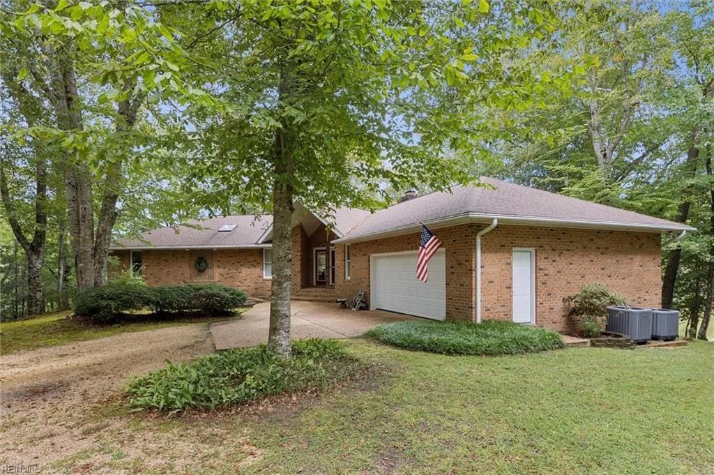 8038 Boxwood LN, GLOUCESTER VA 23061 thumb 12