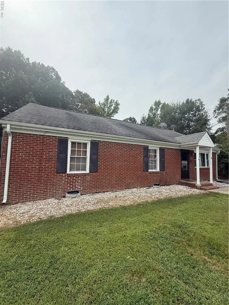 449 Colonial TRL W, DENDRON VA 23839 - Main photo