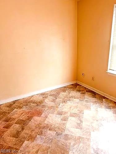 390 Susan Constant DR, NEWPORT NEWS VA 23608 - Photo 3