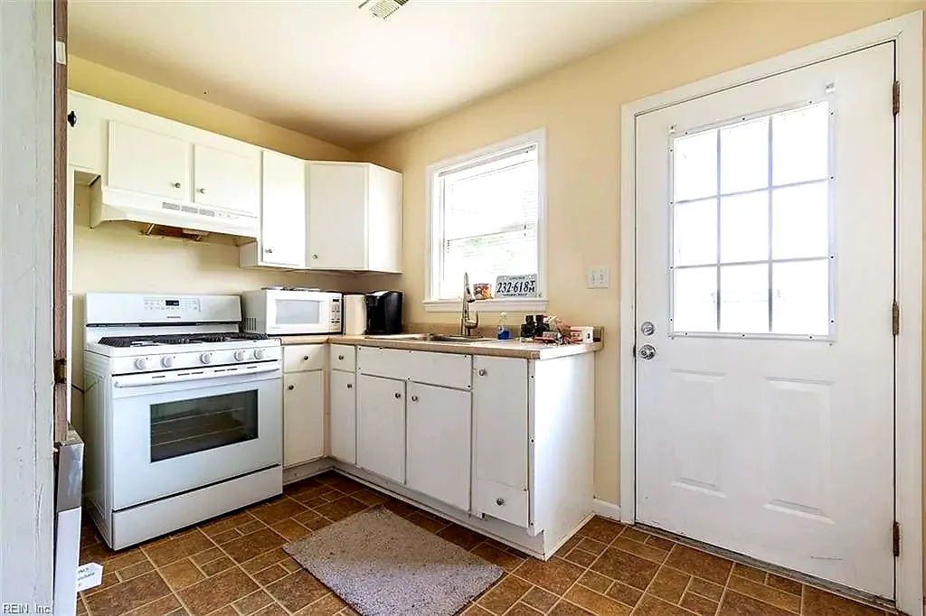 23114 Southampton PW, COURTLAND VA 23837 thumb 11
