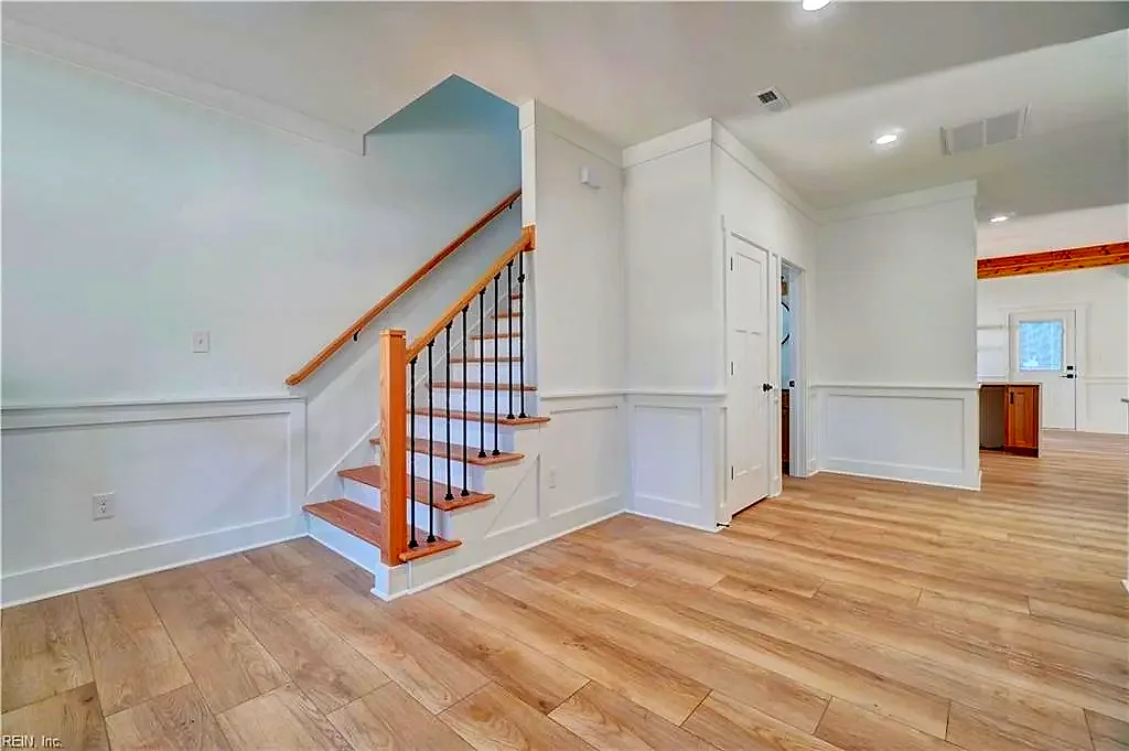 3818 Shell RD, HAMPTON VA 23669 - Photo 5