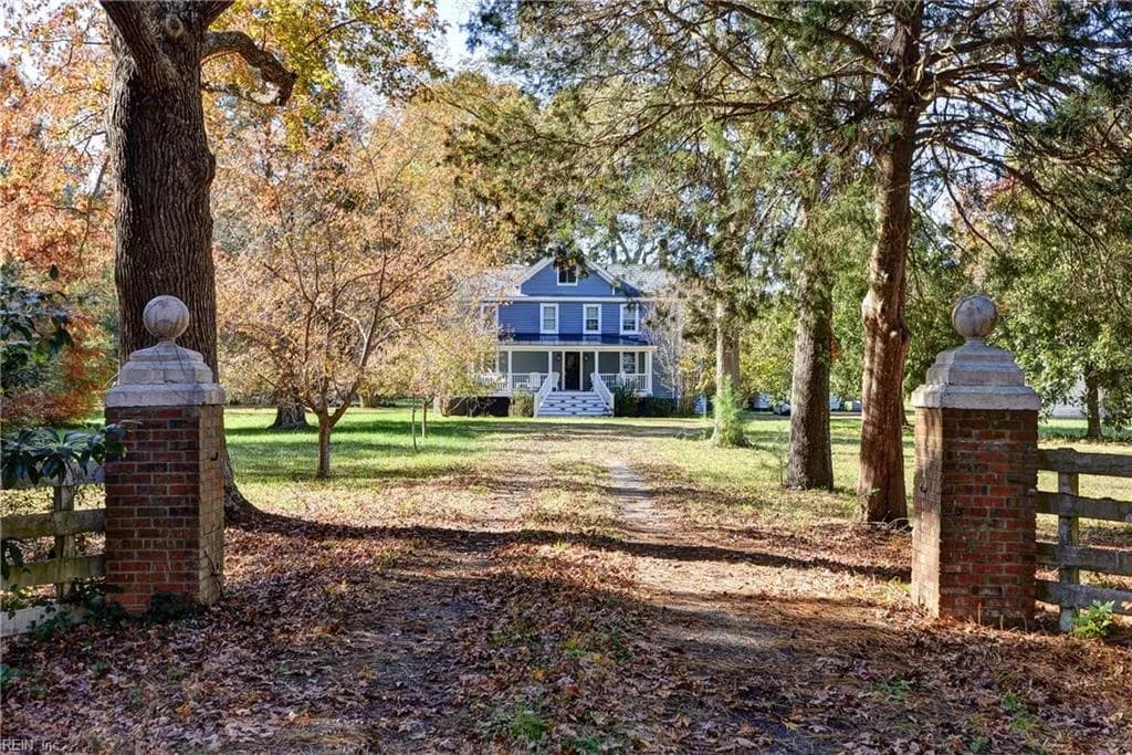 6040 New Point Comfort HWY, PORT HAYWOOD VA 23138 - Main photo