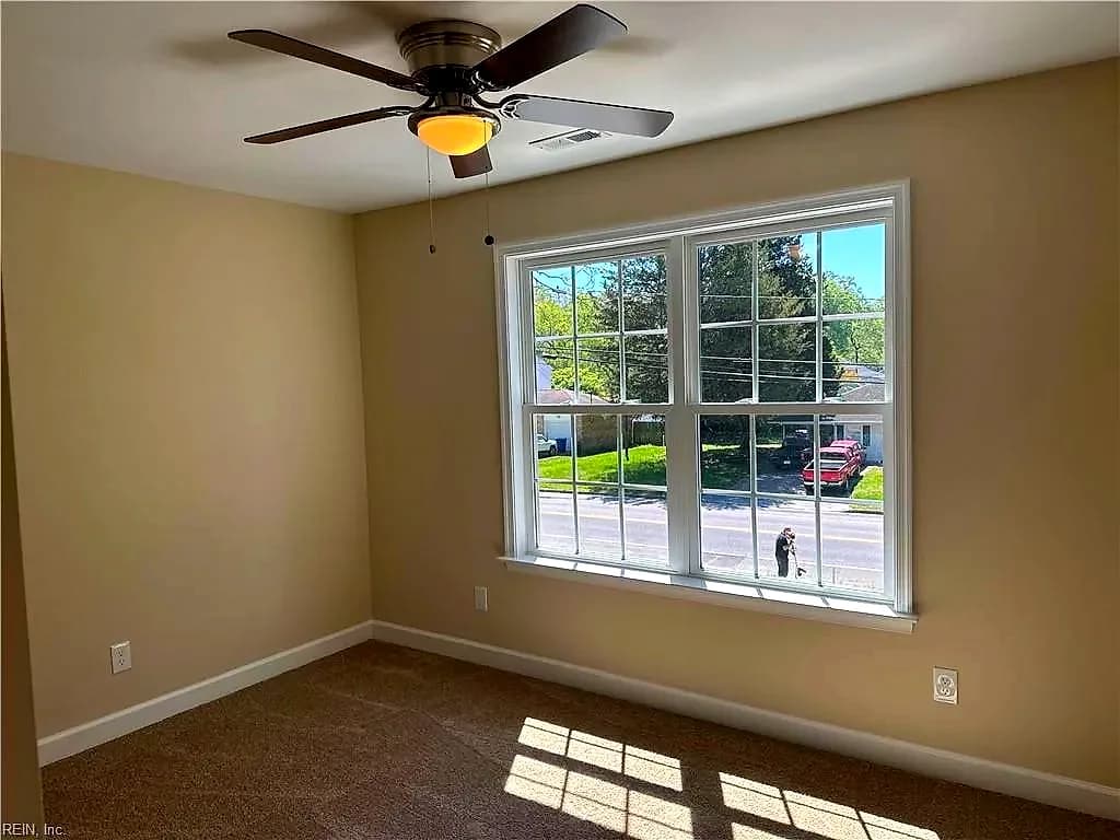 191 Hall RD, HAMPTON VA 23669 - Photo 4