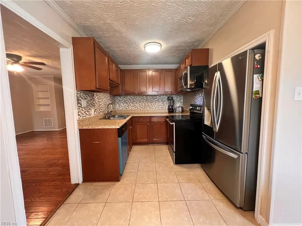 201 Courtney DR, HAMPTON VA 23669 thumb 9