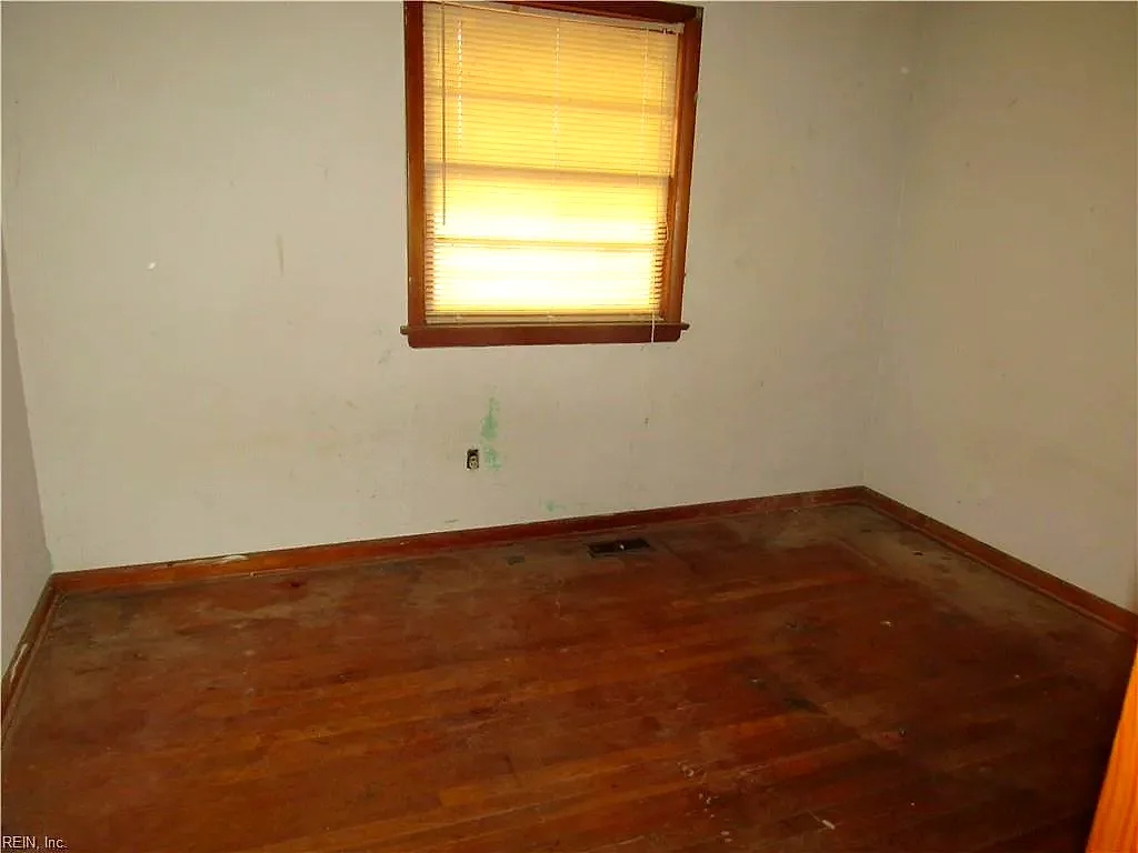 10 W Walker RD, HAMPTON VA 23666 thumb 12
