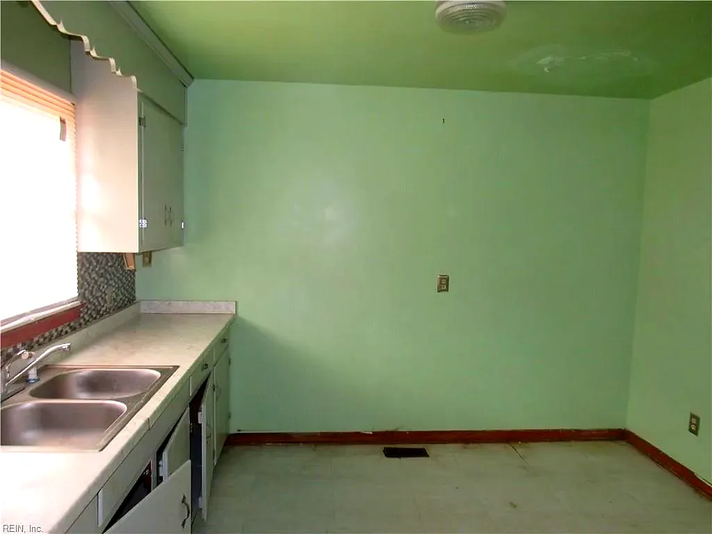 10 W Walker RD, HAMPTON VA 23666 thumb 6