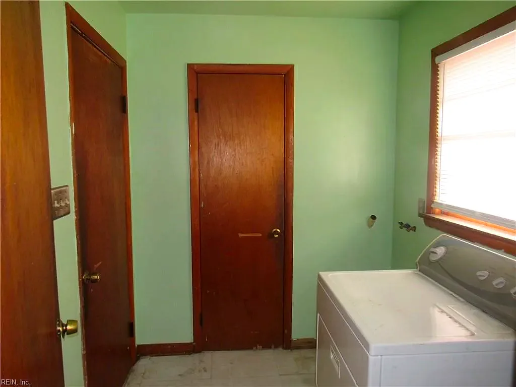 10 W Walker RD, HAMPTON VA 23666 thumb 9