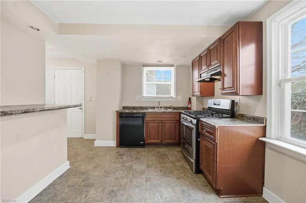 1408 Wilson RD, NORFOLK VA 23523 thumb 10