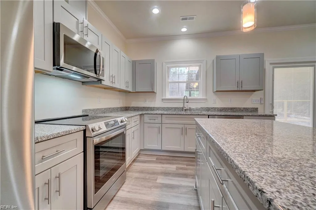 25570 New Market RD, COURTLAND VA 23837 thumb 11