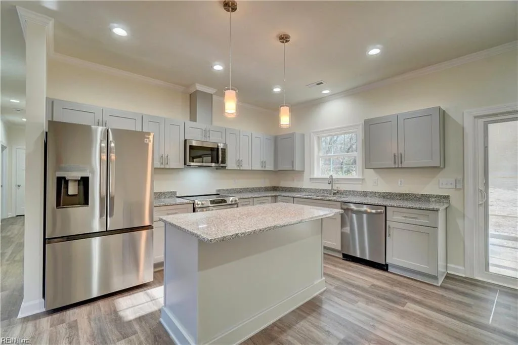 25570 New Market RD, COURTLAND VA 23837 thumb 7
