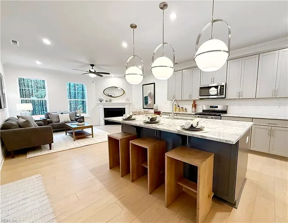 1533 Waltham LN, NEWPORTNEWS VA 23608 - Photo 4