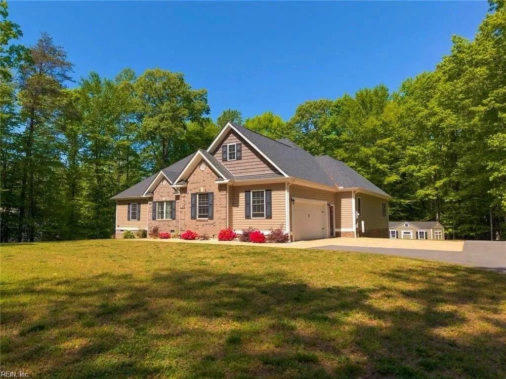 758 Mariners Woods DR, HARTFIELD VA 23071 - Photo 2