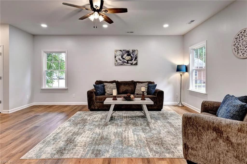 300 East ST, SMITHFIELD VA 23430 thumb 11