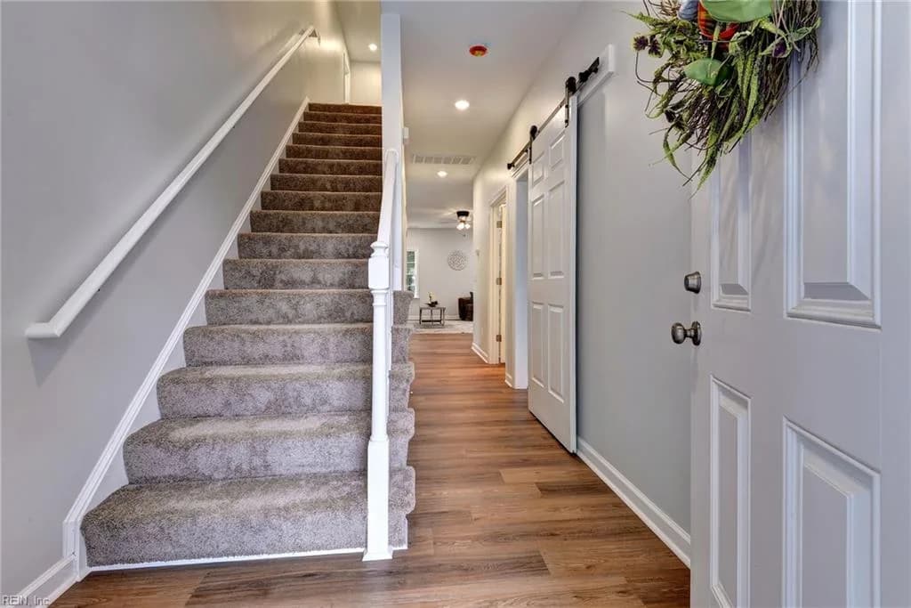 300 East ST, SMITHFIELD VA 23430 thumb 8