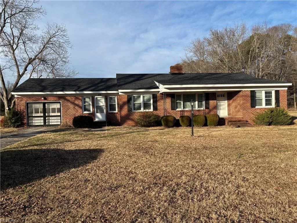 208 Country Club RD, FRANKLIN VA 23851 - Main photo