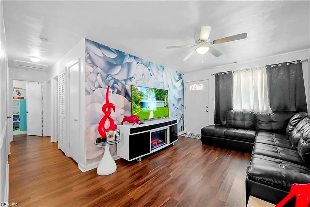 208 York DR, PORTSMOUTH VA 23702 - Photo 3