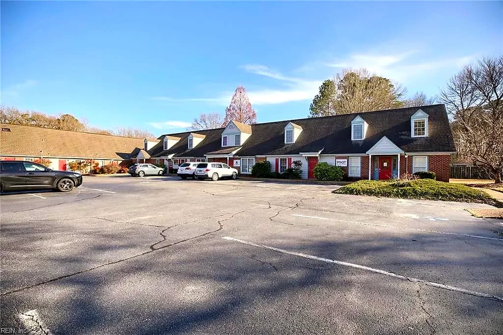 7192 Chapman DR #10, HAYES VA 23072 - Photo 3