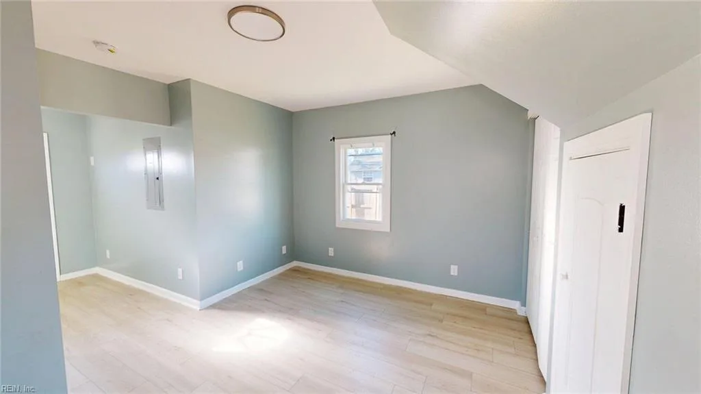 223 Sycamore AVE, NEWPORTNEWS VA 23607 thumb 8