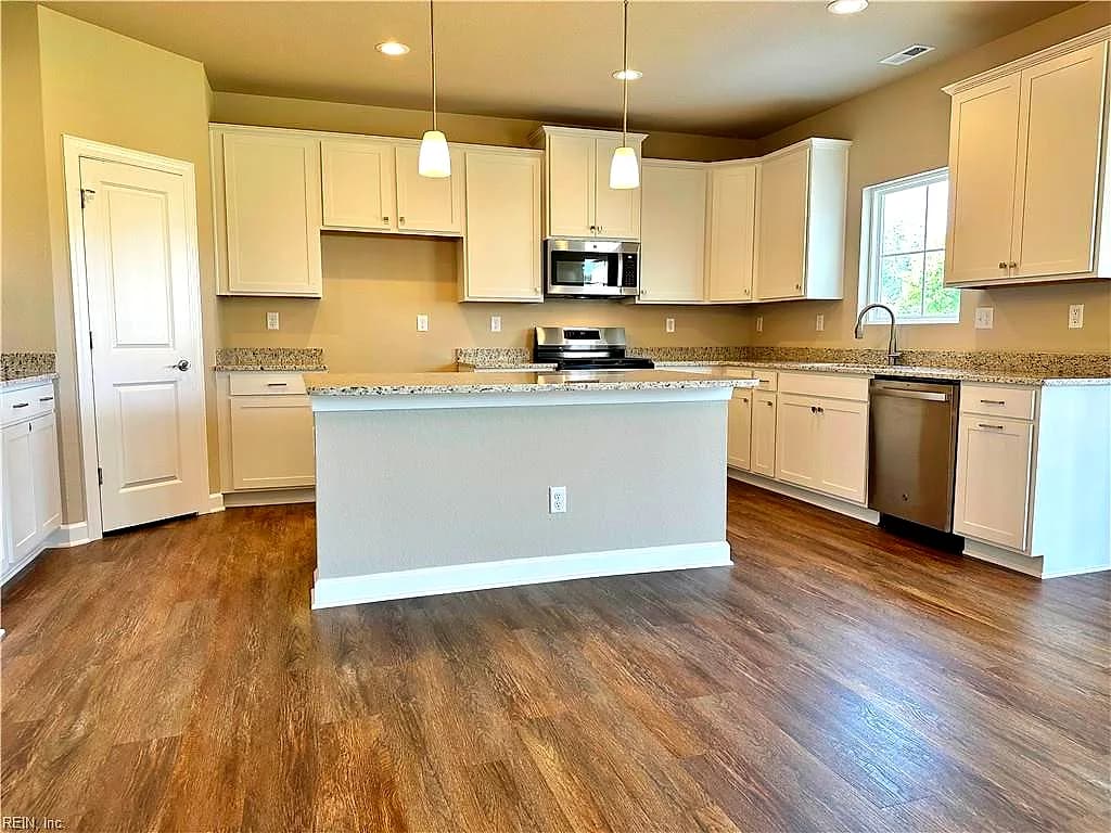 321 Station DR, SUFFOLK VA 23434 - Photo 3