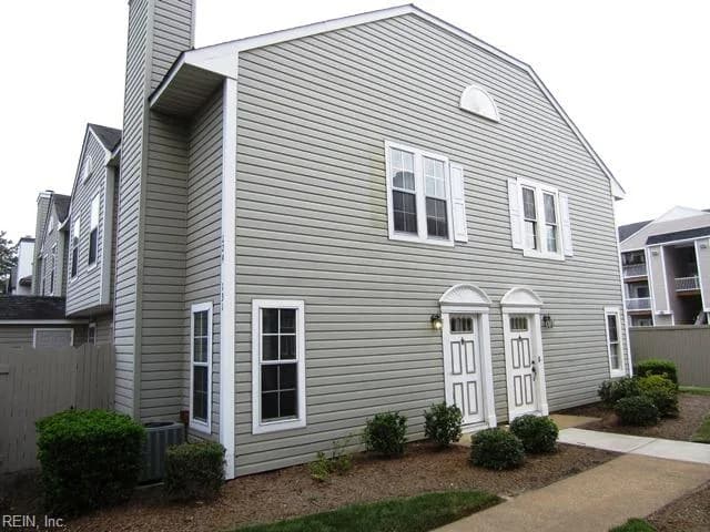 131 Castilian DR, VIRGINIA BEACH VA 23462 - Photo 2