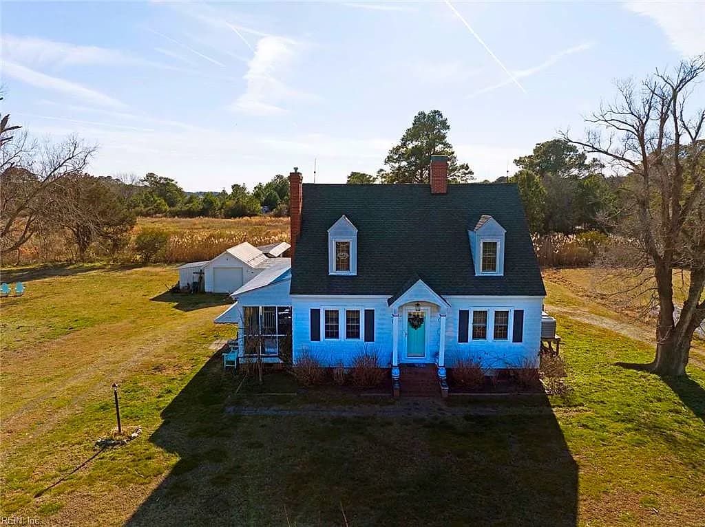 590 Sand Bank RD, PORT HAYWOOD VA 23138 - Main photo