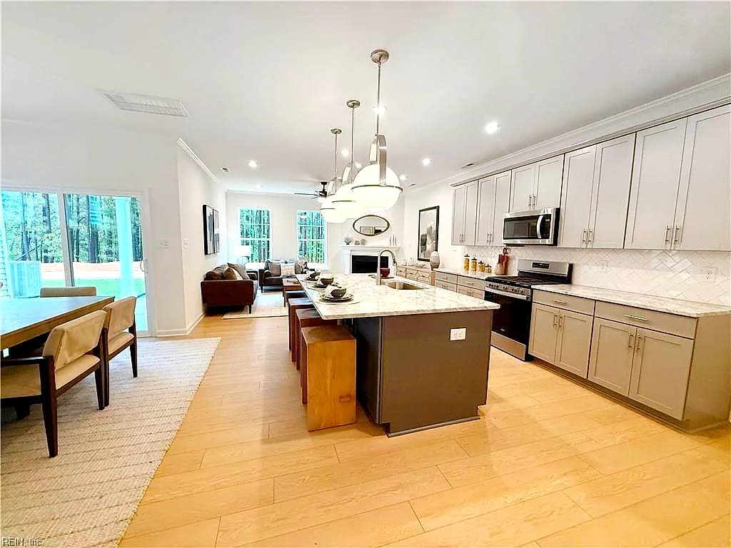 1543 Waltham LN, NEWPORT NEWS VA 23608 - Photo 4