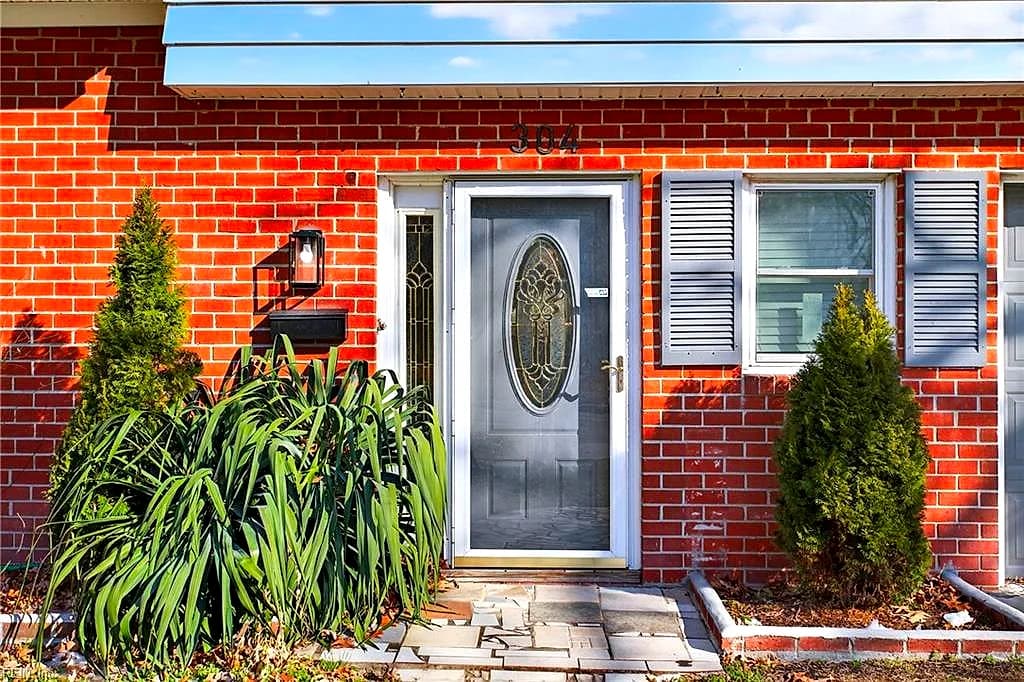 304 Woodland RD, HAMPTON VA 23669 - Photo 5