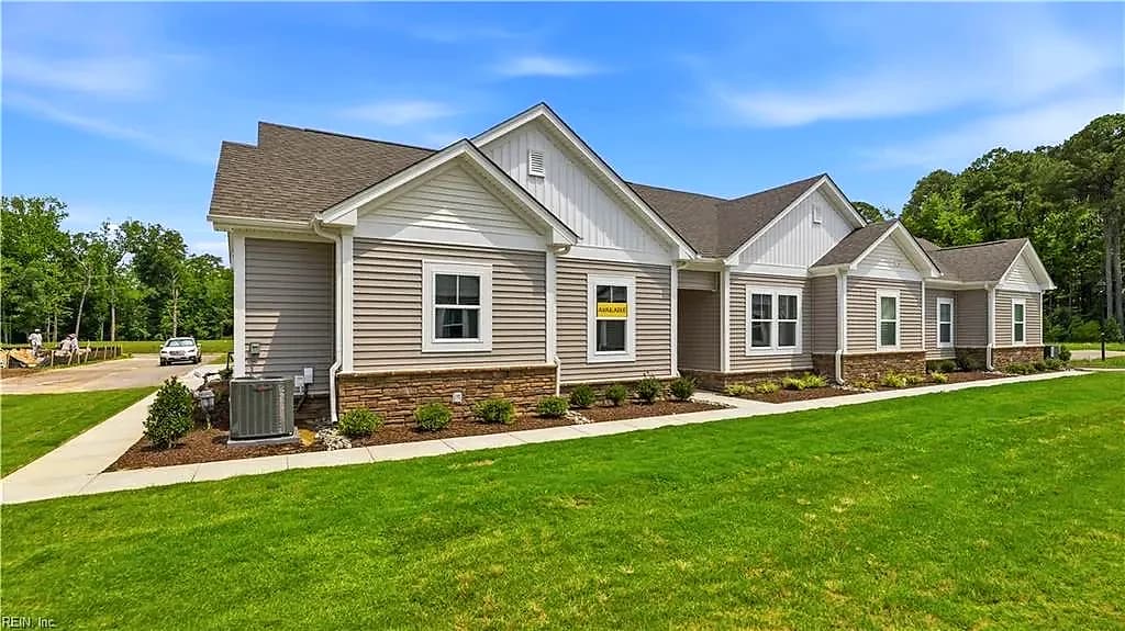 1301 Regal RD #D, SUFFOLK VA 23434 - Photo 4