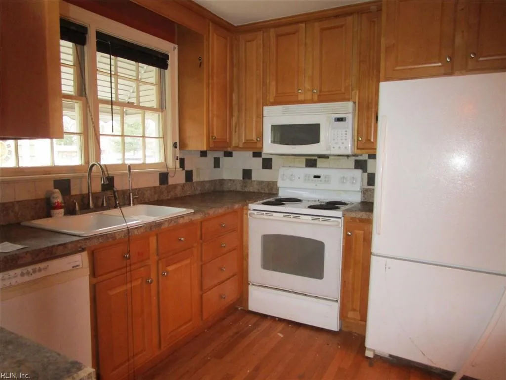 138 Hampton Roads AVE, HAMPTON VA 23661 thumb 7