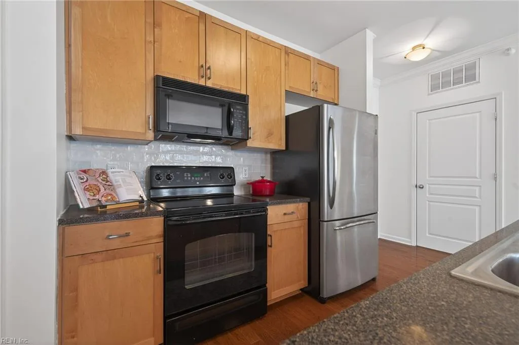 1400 Granby ST #421, NORFOLK VA 23510 thumb 9