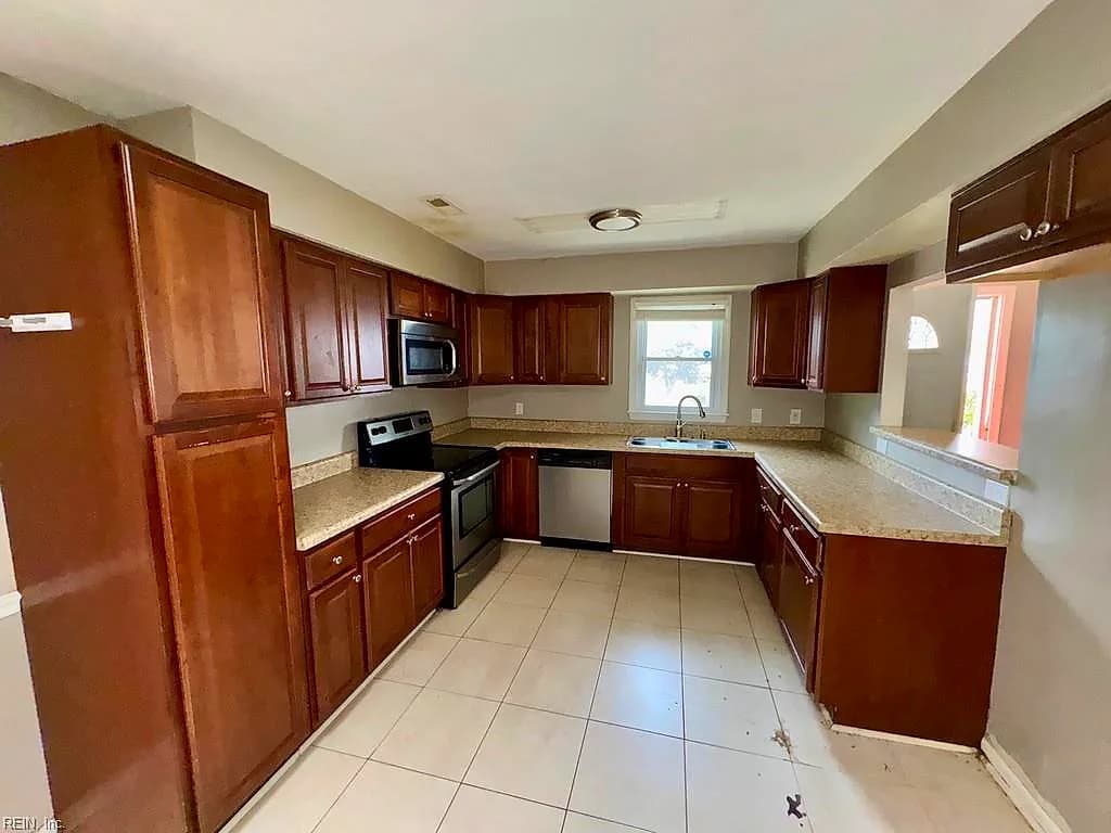 2931 Peronne AVE, NORFOLK VA 23509 thumb 8