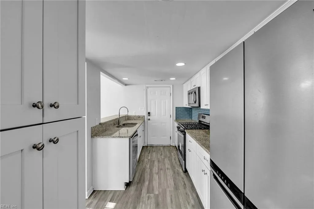 1106 Wide ST, NORFOLK VA 23504 thumb 11