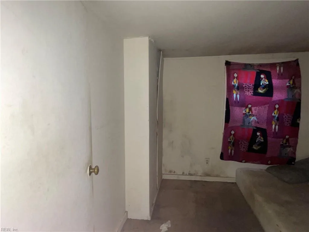 573 Old Point AVE, HAMPTON VA 23663 thumb 10