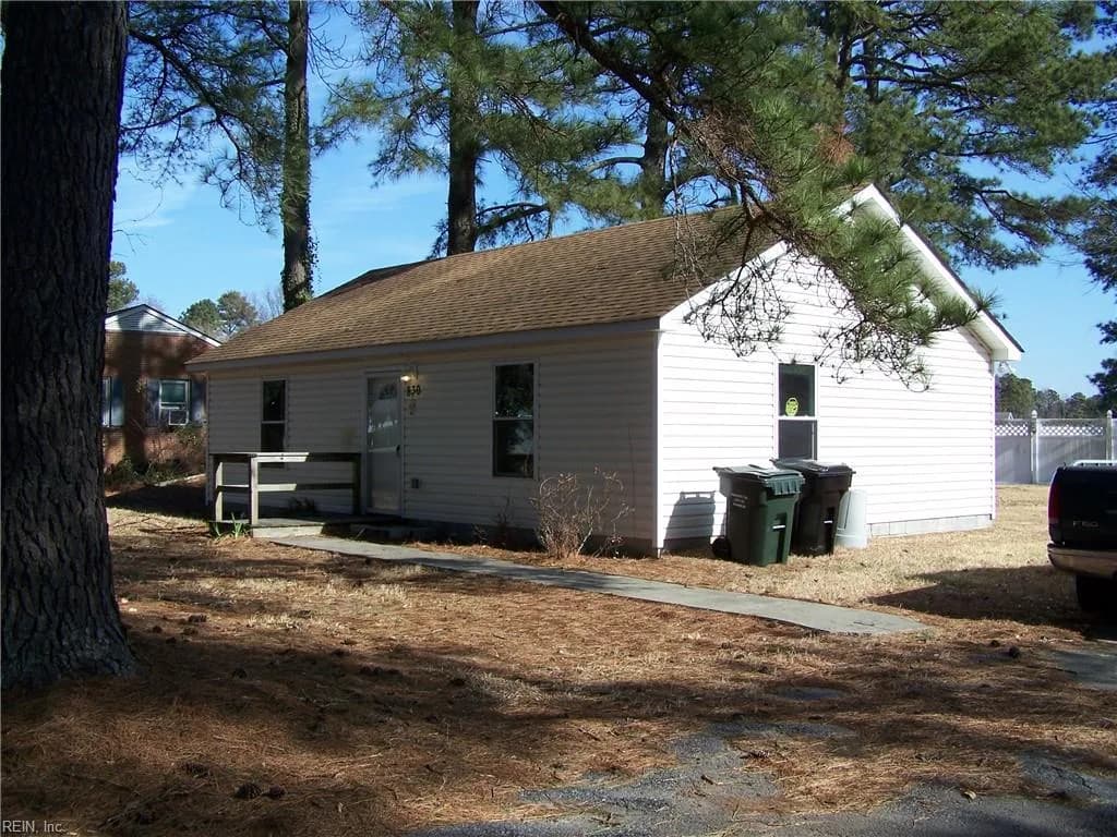 830 Rebecca ST, FRANKLIN VA 23851 - Main photo