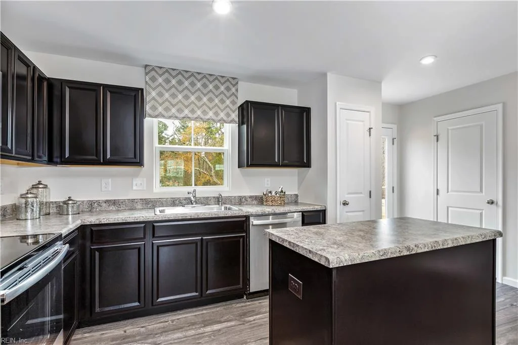 7085 CUNNINGHAM DR, TOANO VA 23168 thumb 10